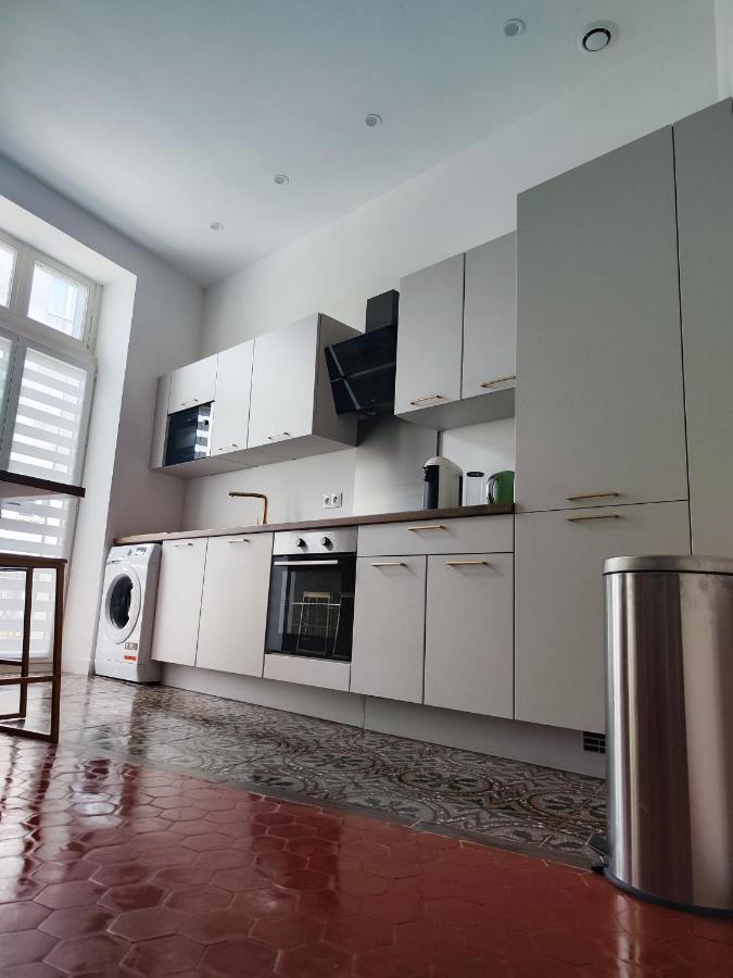 Bright And Modern 3-Bedroom Apartment, 90M2 With Air Condition, In Beziers Exterior photo
